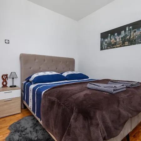 With Parking Space Duce, Omis - 4663 Apartamento Duće